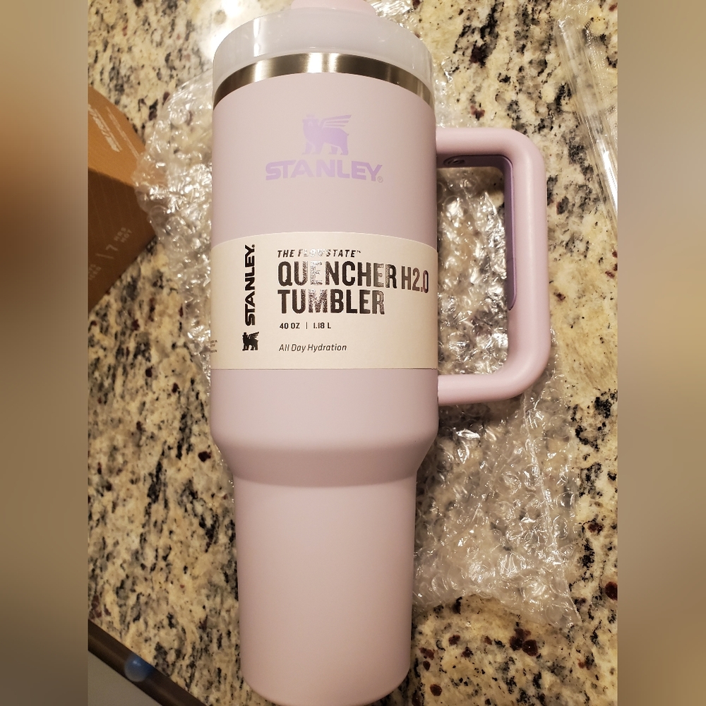 NWT Stanley Flowstate Quencher Soft Matte Orchid